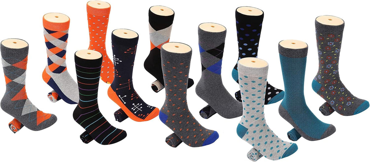 Los 12 diseños de calcetines Reignardo exhibidos en fila, mostrando la variedad de estampados del pack