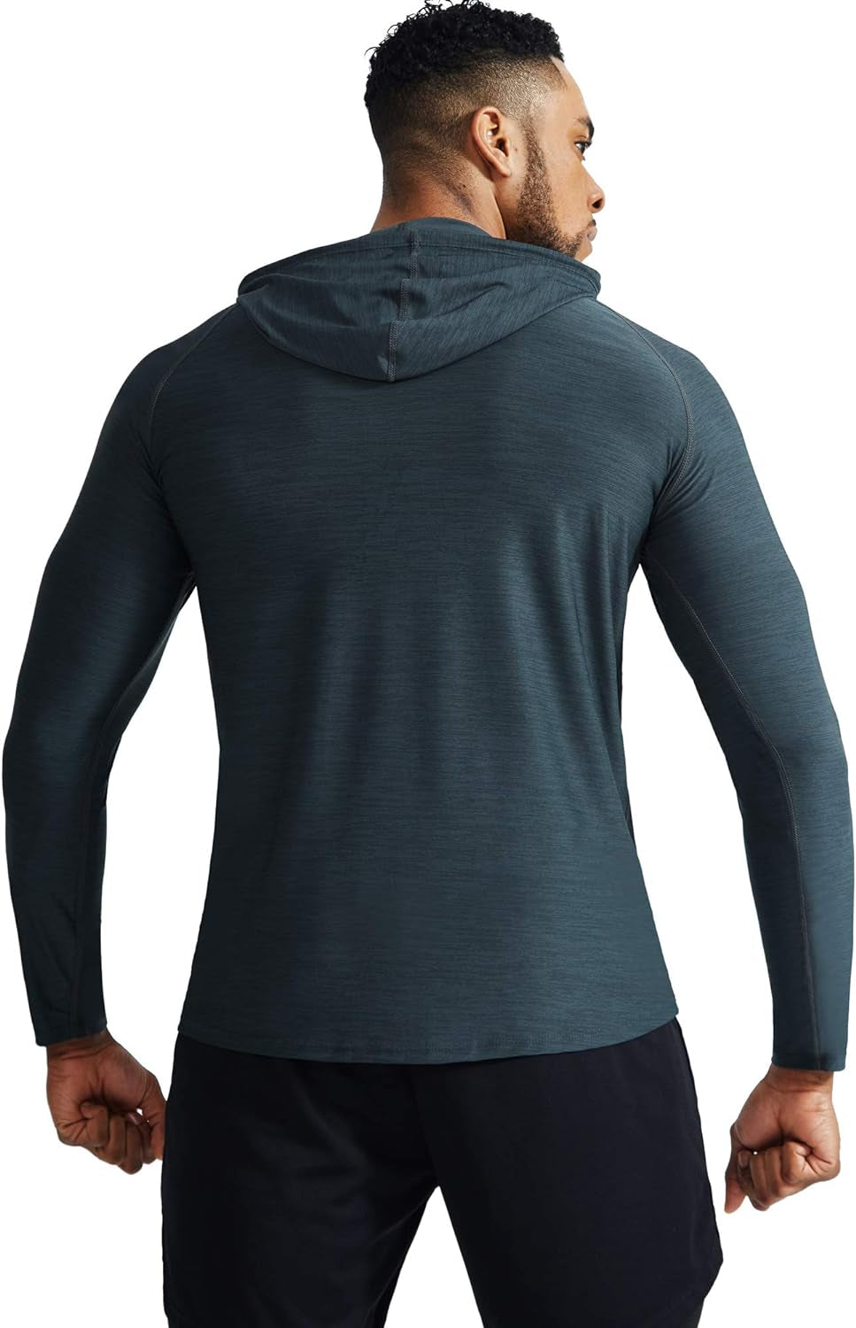 Vista trasera de la camiseta térmica Reignardo con capucha, corte slim fit